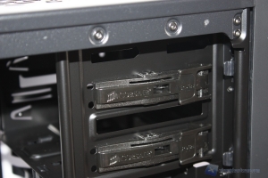 Corsair 350D_57